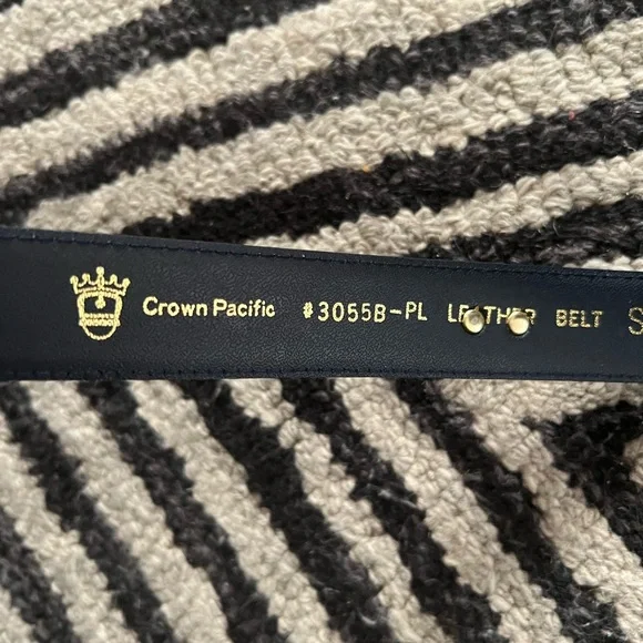 Elegant Blue Leather Belt with Gold Buckle - Picture 5 of 6